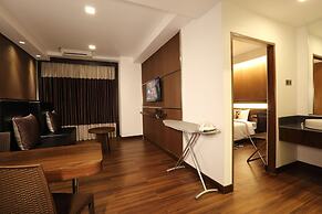 Clover Suites Royal Lake Yangon