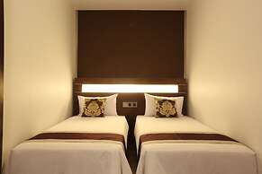 Clover Suites Royal Lake Yangon