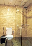 Clover Suites Royal Lake Yangon