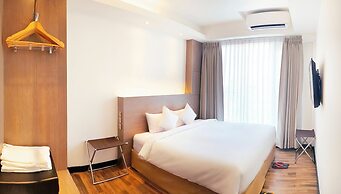 Clover Suites Royal Lake Yangon