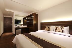 Clover Suites Royal Lake Yangon