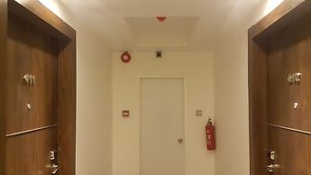 Clover Suites Royal Lake Yangon