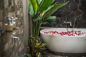 Anusara Luxury Villas - Adults Only