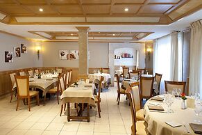 Hôtel restaurant Le Cheval Rouge