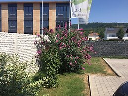 Bed and Breakfast Outlet Hotel