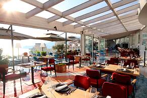 Bougainville Bay Hotel