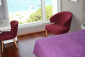 Bougainville Bay Hotel