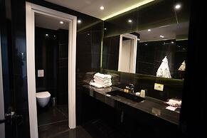 Bougainville Bay Hotel