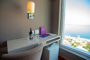 Bougainville Bay Hotel