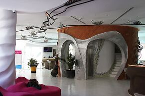 Bougainville Bay Hotel