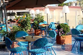 Bougainville Bay Hotel