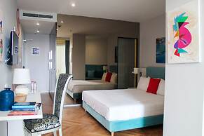 Bougainville Bay Hotel