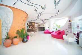 Bougainville Bay Hotel