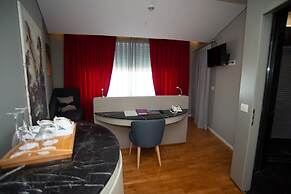 Bougainville Bay Hotel