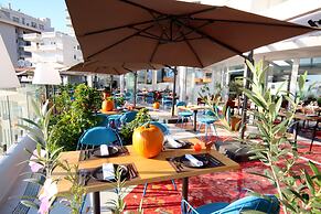 Bougainville Bay Hotel