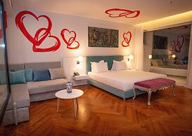 Bougainville Bay Hotel