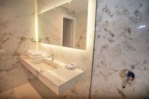 Bougainville Bay Hotel