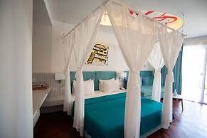 Bougainville Bay Hotel