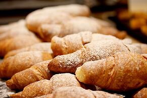 Bougainville Bay Hotel