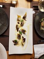 Bougainville Bay Hotel