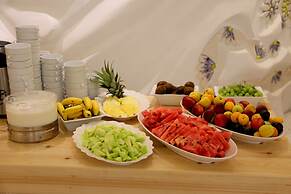 Bougainville Bay Hotel