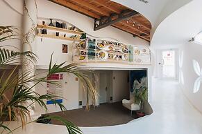 Bougainville Bay Hotel