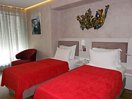 Bougainville Bay Hotel