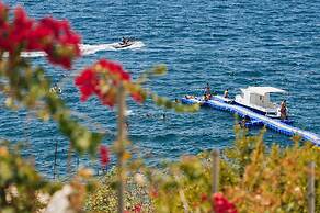 Bougainville Bay Hotel