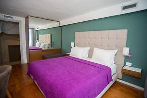 Bougainville Bay Hotel