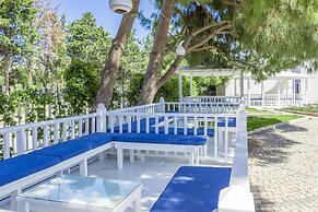 Armonia Holiday Village & Spa