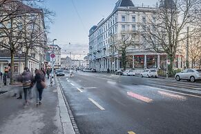 Lake Side Location Bellevue