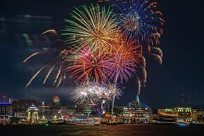 Courtyard by Marriott Erie Bayfront