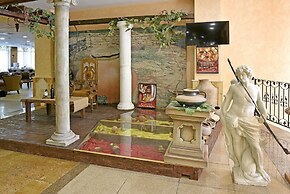Estreya Palace & Residence
