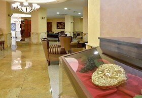 Estreya Palace & Residence