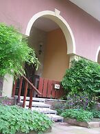 Estreya Palace & Residence