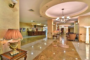 Estreya Palace & Residence