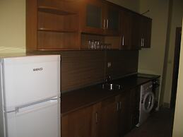 Estreya Palace & Residence
