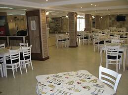 Estreya Palace & Residence