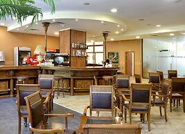 Estreya Palace & Residence