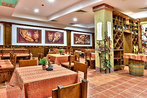 Estreya Palace & Residence