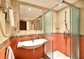 Estreya Palace & Residence