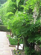 Estreya Palace & Residence