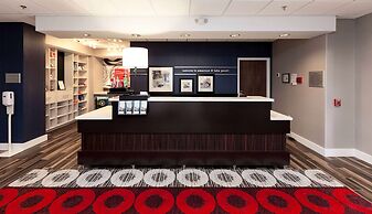 Hampton Inn Emerson LakePoint