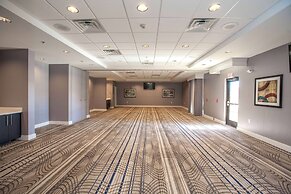 Hampton Inn Emerson LakePoint