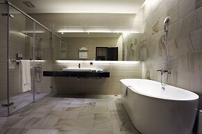 Airline lnn Green Park Way