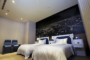 Airline lnn Green Park Way