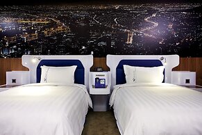 Airline lnn Green Park Way