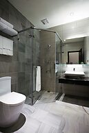 Airline lnn Green Park Way