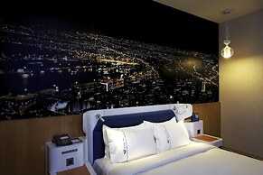 Airline lnn Green Park Way