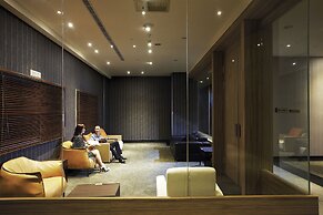 Airline lnn Green Park Way